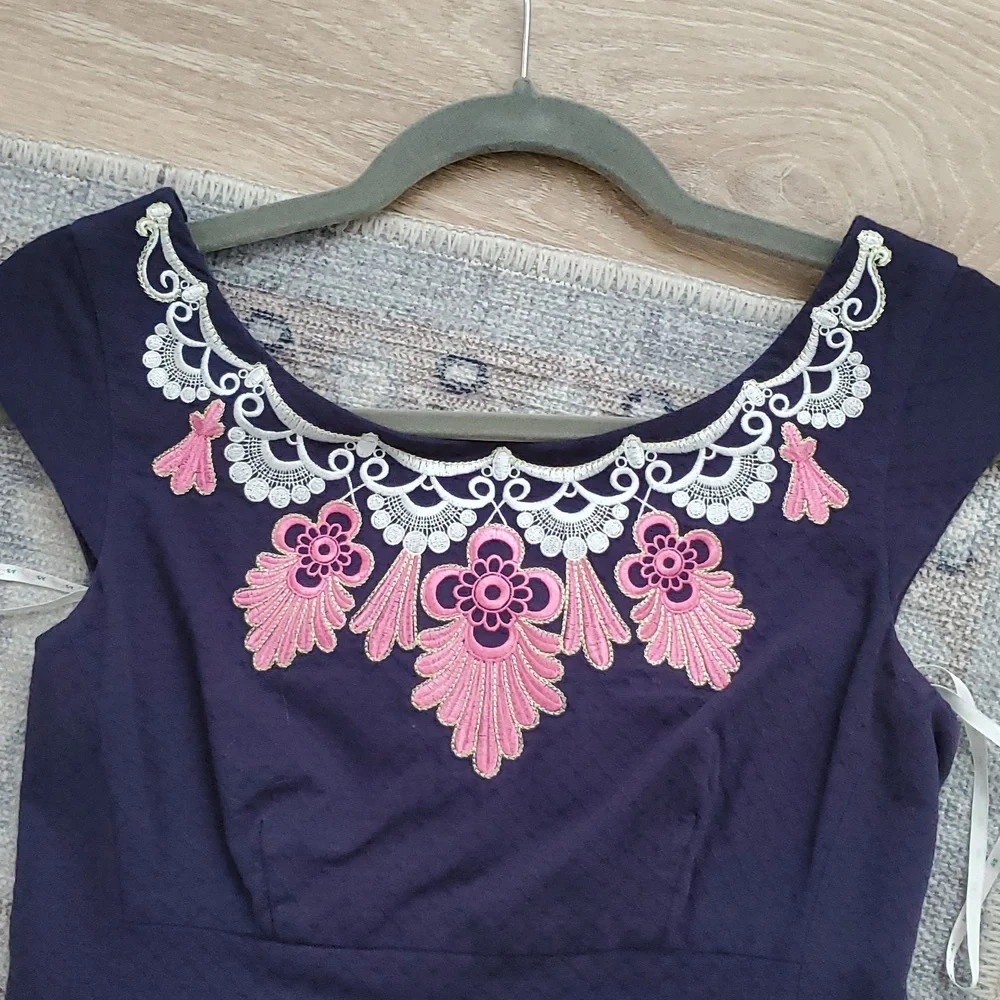 Lilly Pulitzer Allura Dress Navy Embroidered Sheath Dress  Sz2